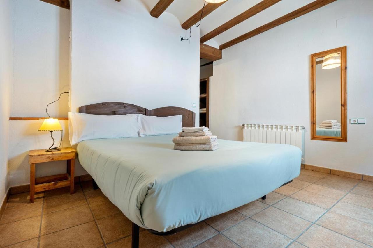 Cal Tous, La Socarrimada Villa Rojals Bagian luar foto