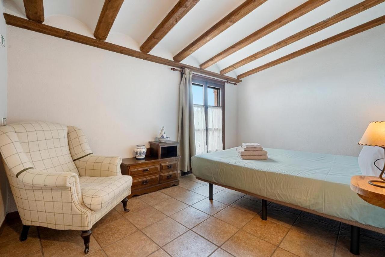 Cal Tous, La Socarrimada Villa Rojals Bagian luar foto