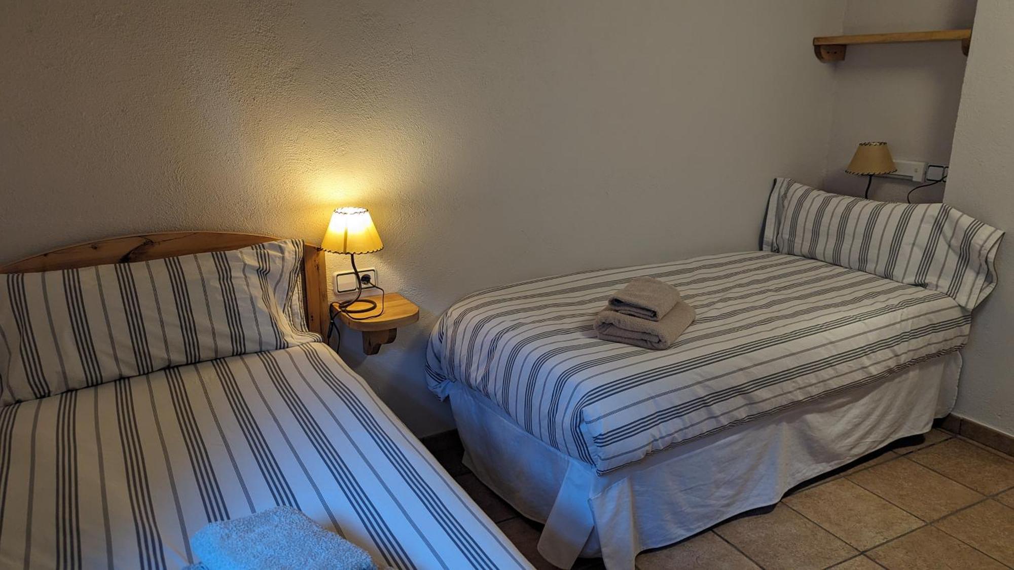 Cal Tous, La Socarrimada Villa Rojals Bagian luar foto