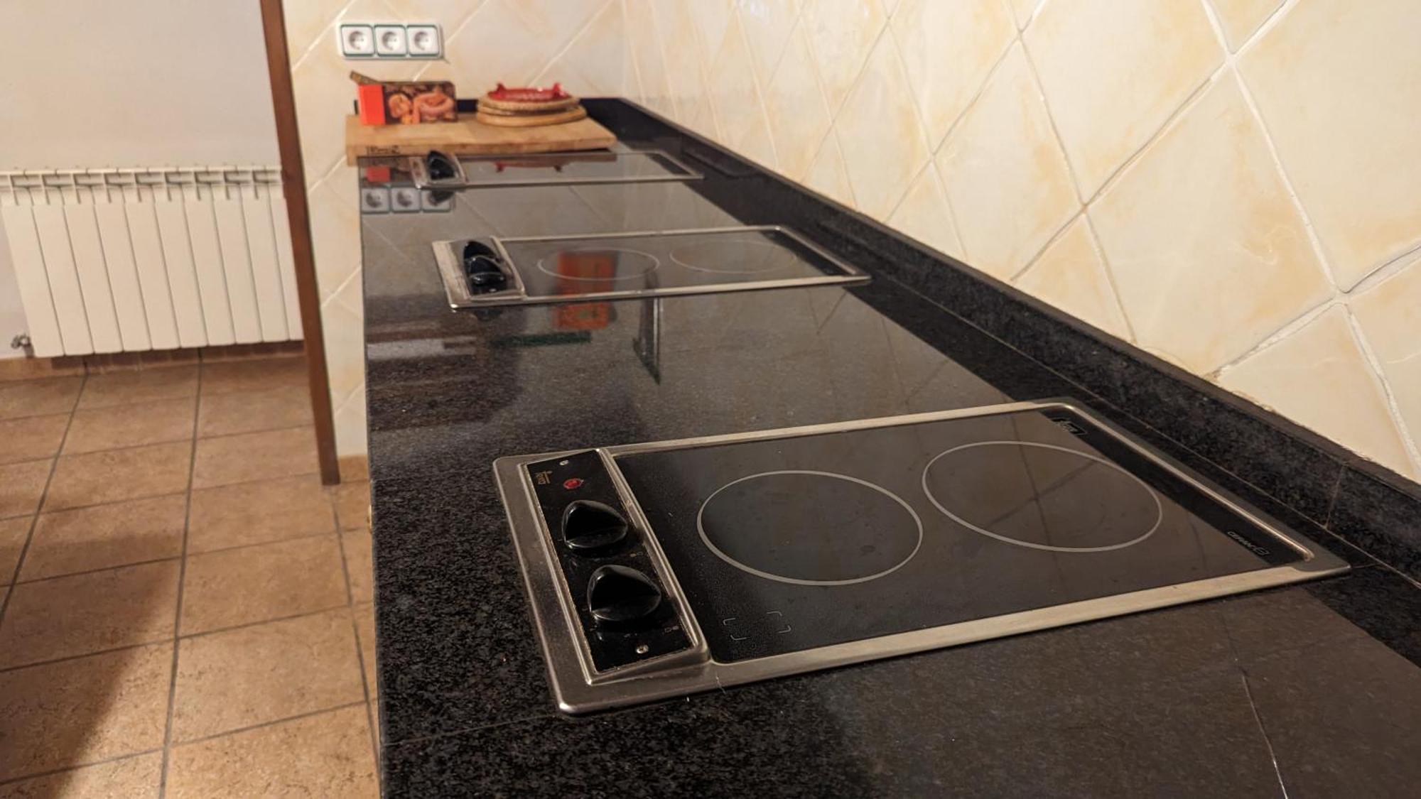 Cal Tous, La Socarrimada Villa Rojals Bagian luar foto