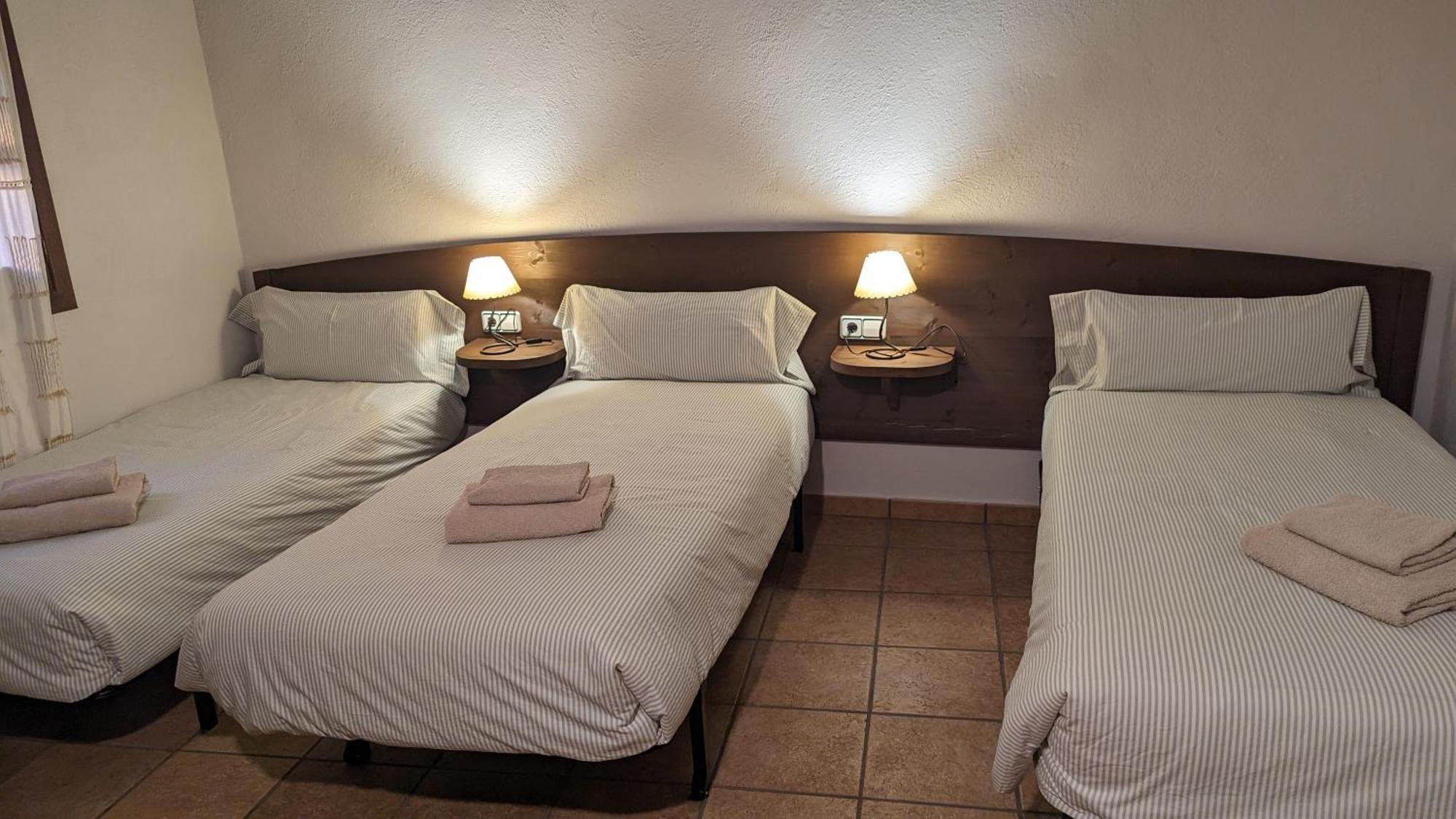 Cal Tous, La Socarrimada Villa Rojals Bagian luar foto